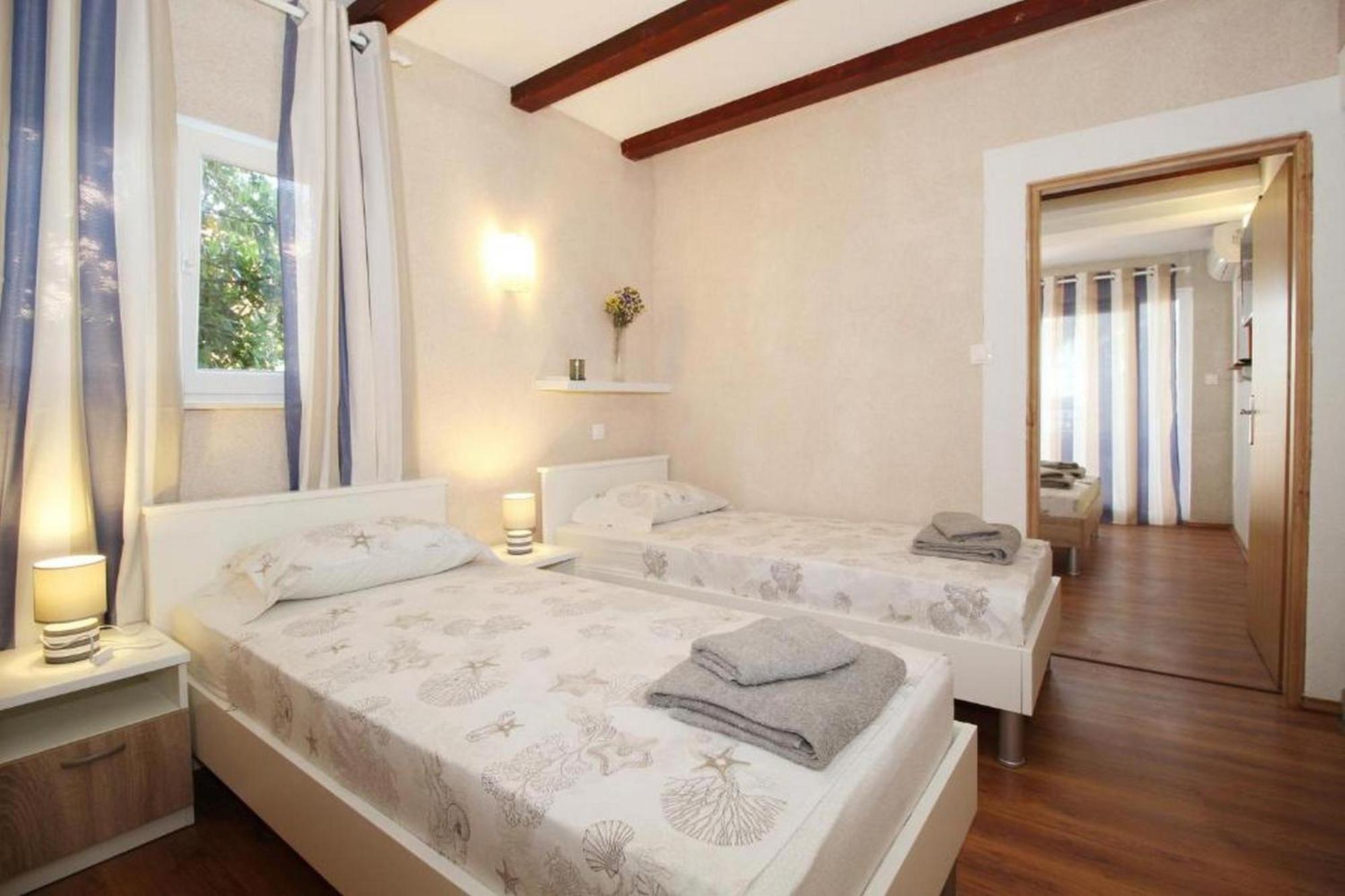 Rooms And Apartments Palma B&B Medulin Exterior foto