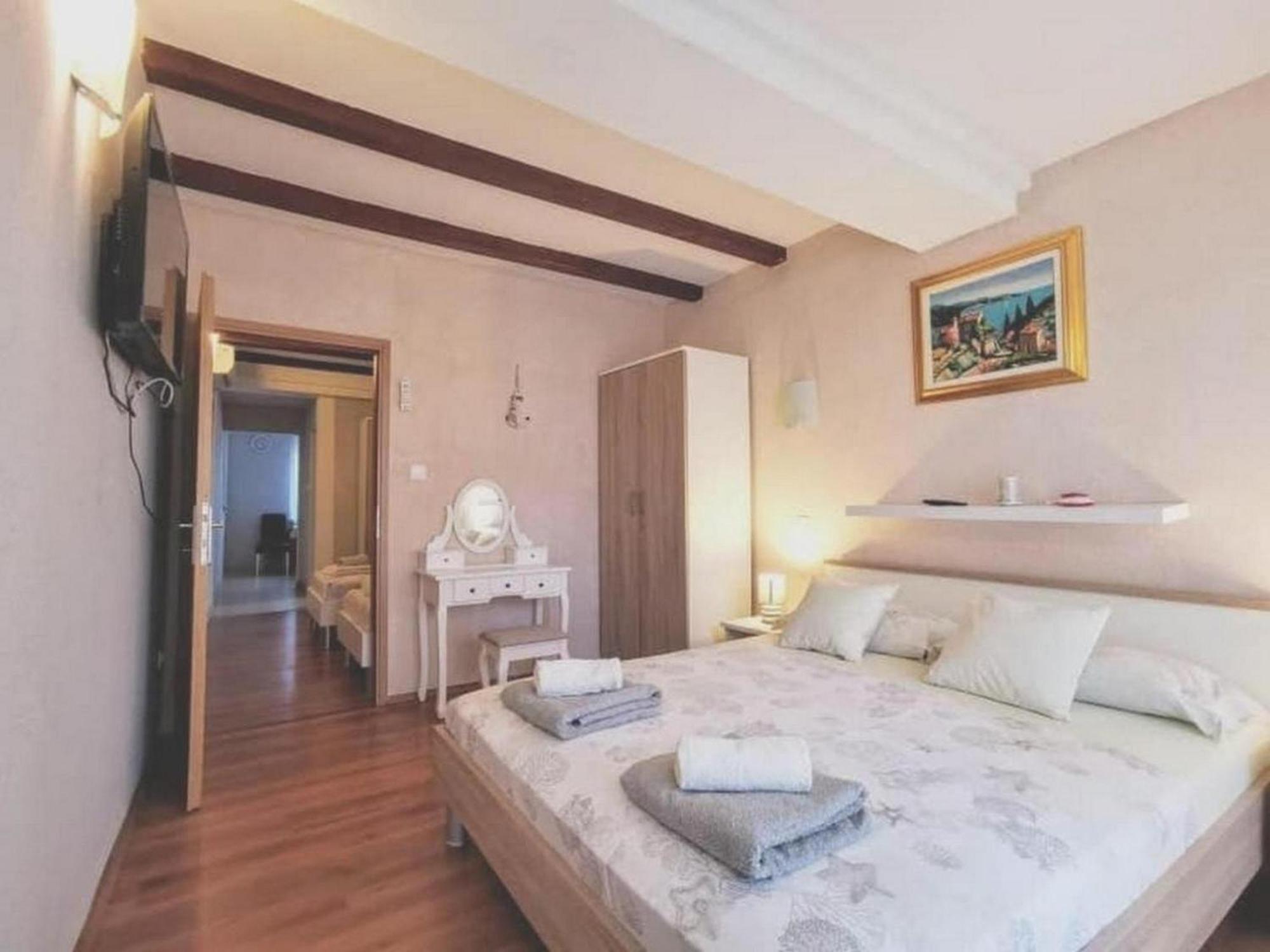 Rooms And Apartments Palma B&B Medulin Exterior foto