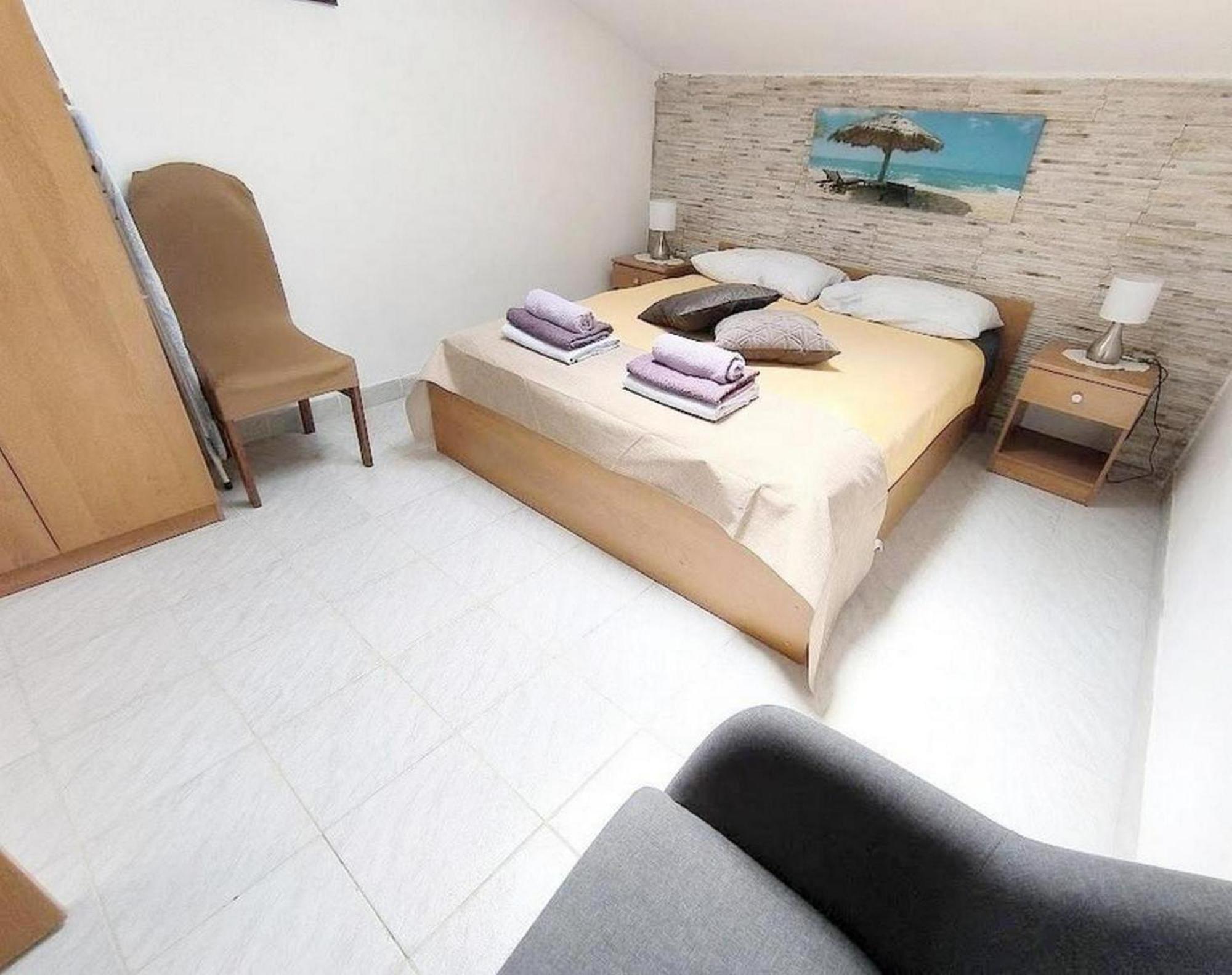 Rooms And Apartments Palma B&B Medulin Exterior foto