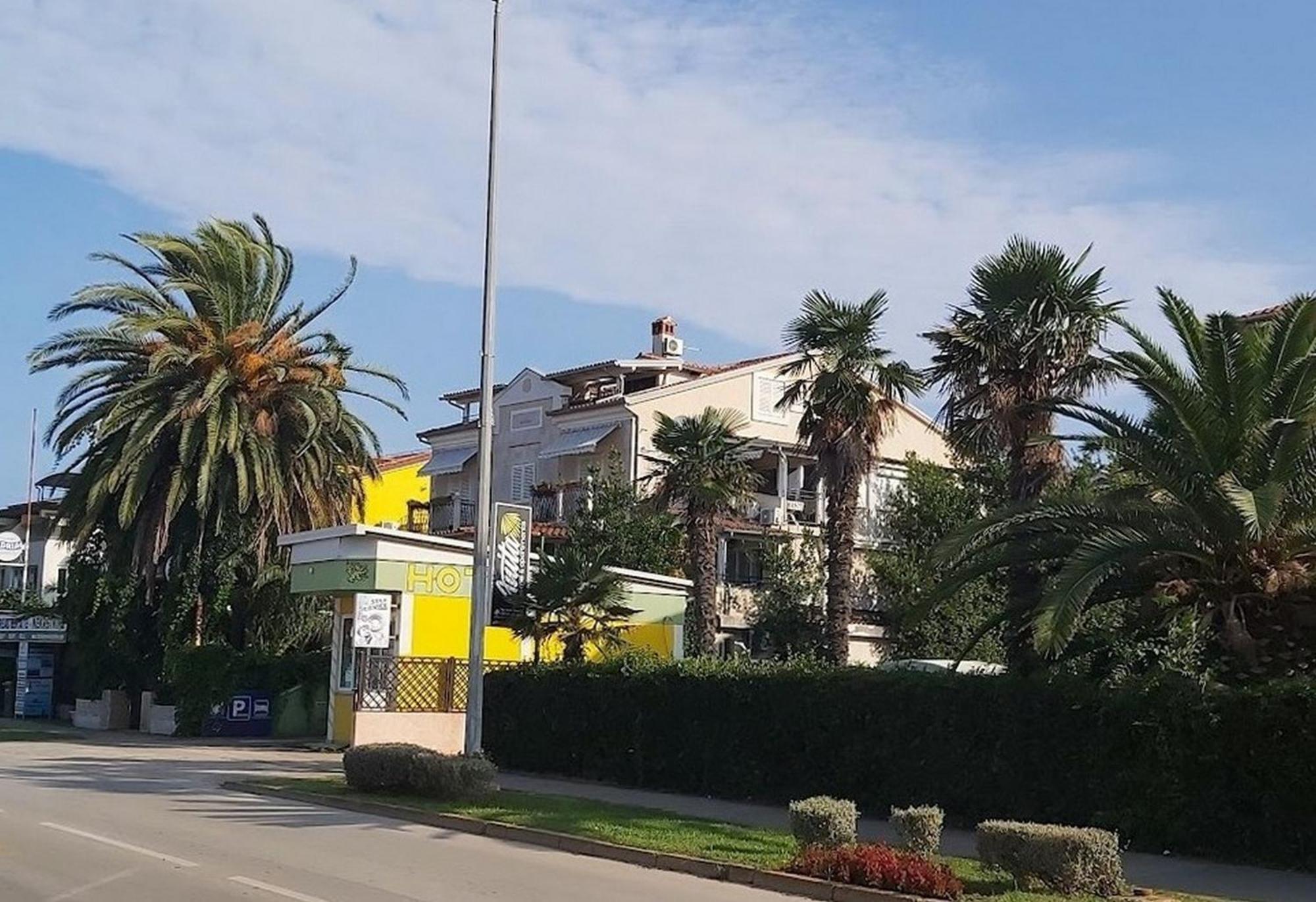 Rooms And Apartments Palma B&B Medulin Exterior foto